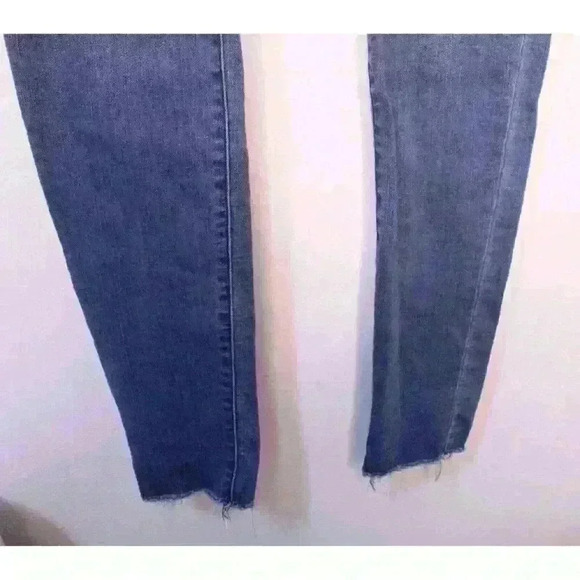 Judy Blue Juniors Skinny Fit Destressed Highrise Waist Button Jeans Size 15/32 - Picture 4 of 14